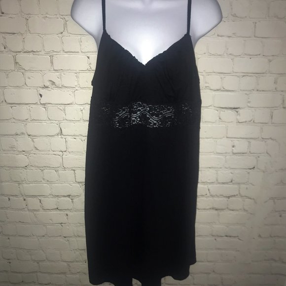sofia by sofia vergara Other - *LACY BLACK CHEMISE/NIGHTIE--PEEK-A-BOO MIDDLE